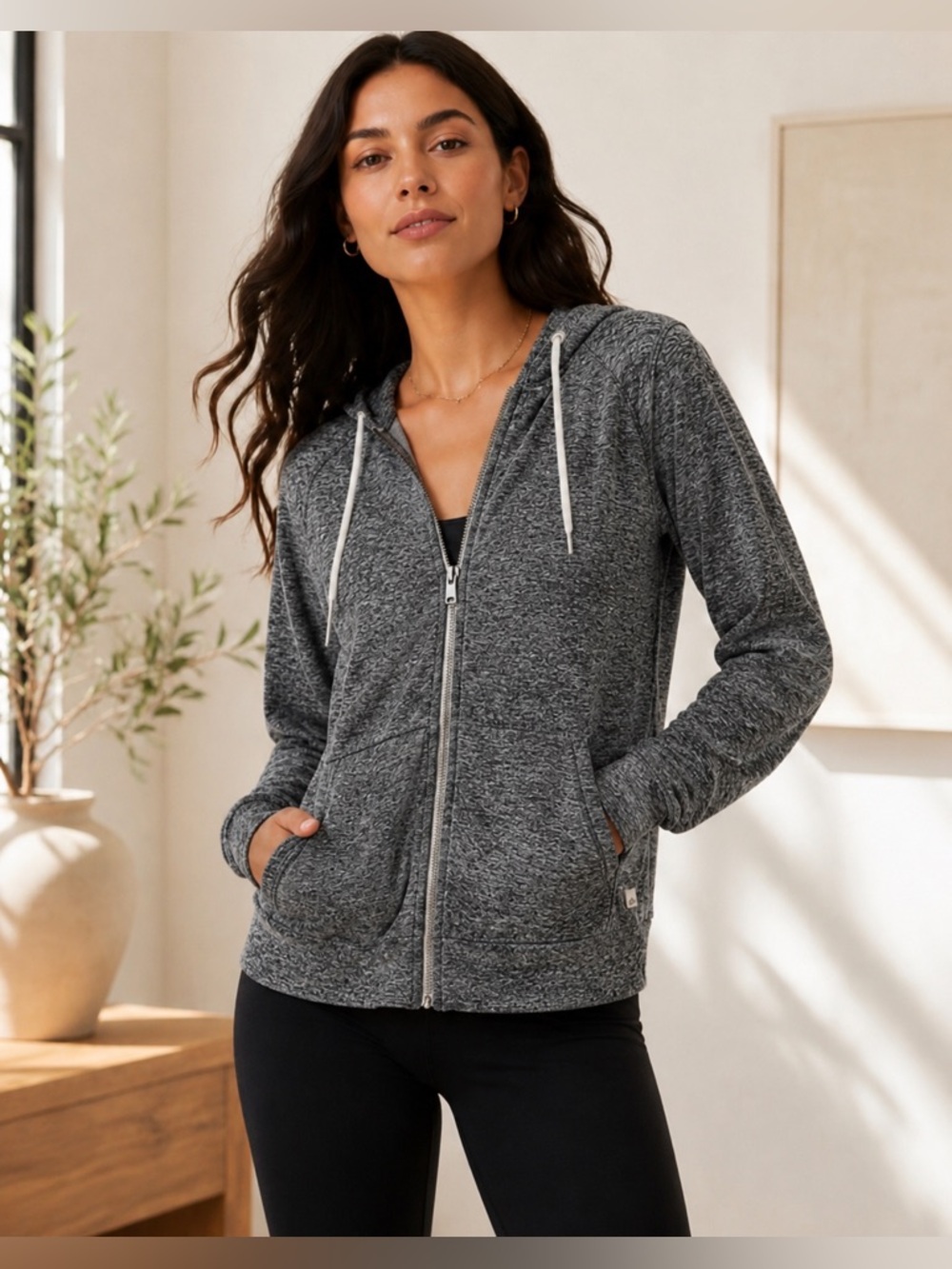 Vuori Women's Halo Performance Hoodie 2.0 Grey Size Small